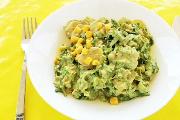 Endiviensalat mit Kartoffel und Sauerrahm