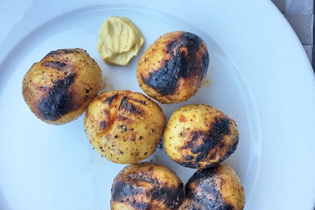 Marinierte Erd&auml;pfel vom Grill