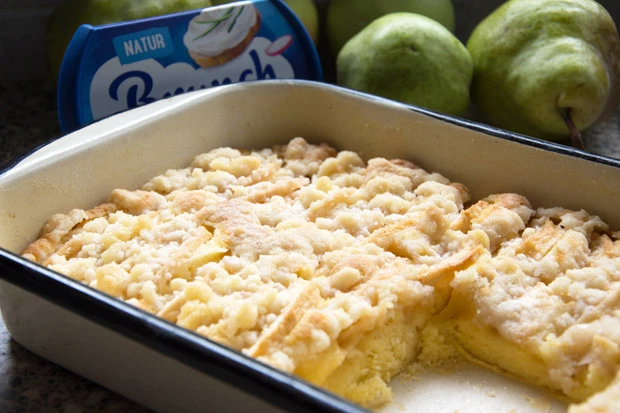 Apfel-Birnenkuchen mit Brunch