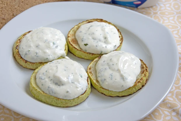 Gebratene Zucchini mit Dip