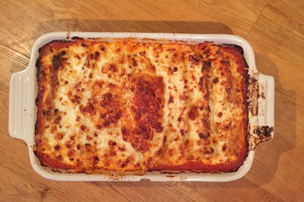 Cannelloni mit Ricotta und Pilzen in Tomatensauce