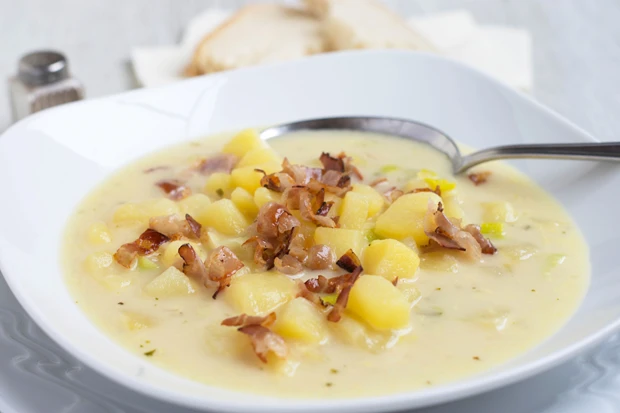 Kartoffelsuppe mit Speckw&uuml;rfel