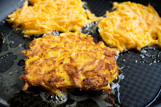 S&uuml;&szlig;kartoffel-R&ouml;sti