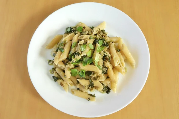 Penne mit Topinambur-Basilikum-Pesto