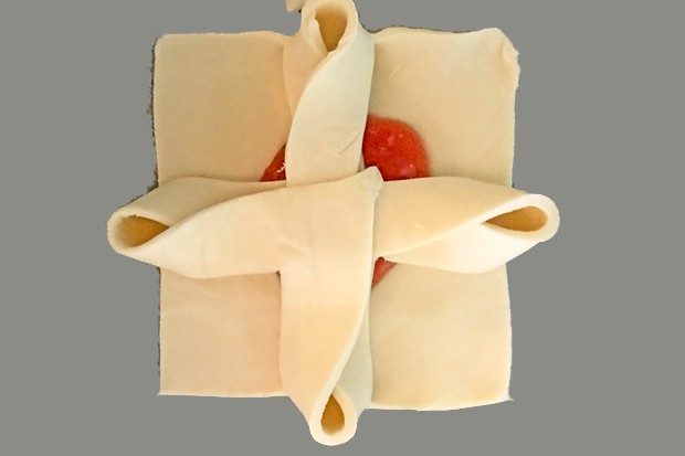 Blätterteigtascherl mit Trauben Zwetscken Marmelade