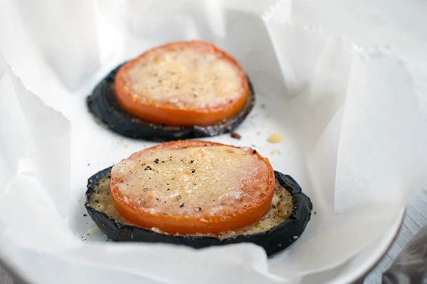 &Uuml;berbackene Auberginen mit Parmesan