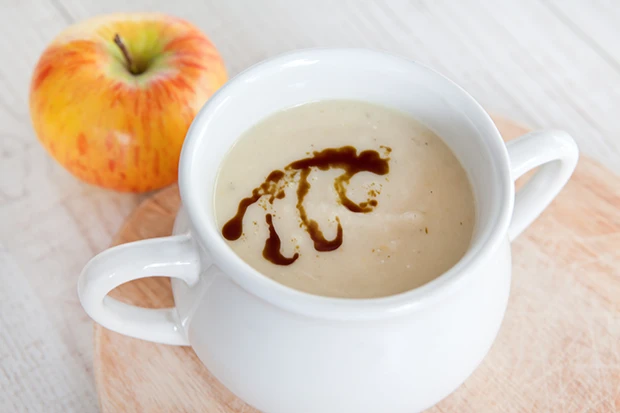 Selleriecremesuppe mit Apfel