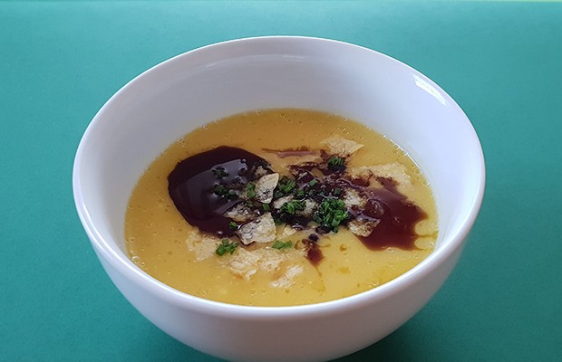 Crunchige Kürbiscremesuppe