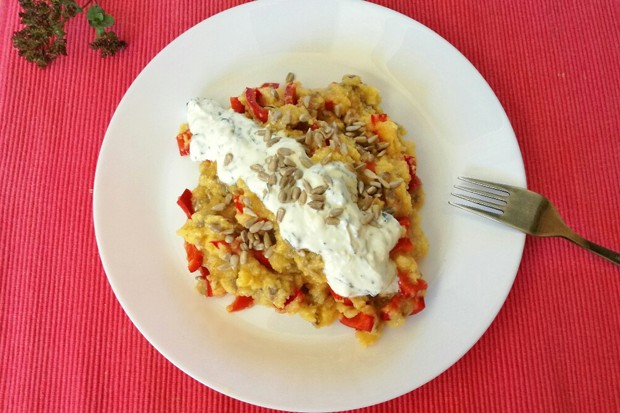 Polenta mit Kräuterdip