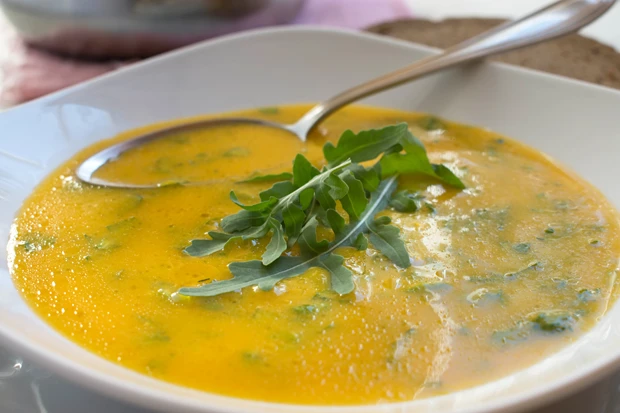 S&uuml;&szlig;kartoffel-Rucola-Suppe
