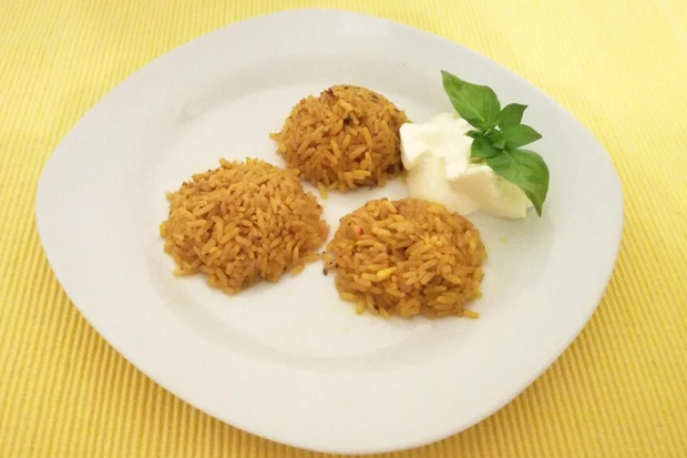 Gew&uuml;rzreis mit Sauerrahm