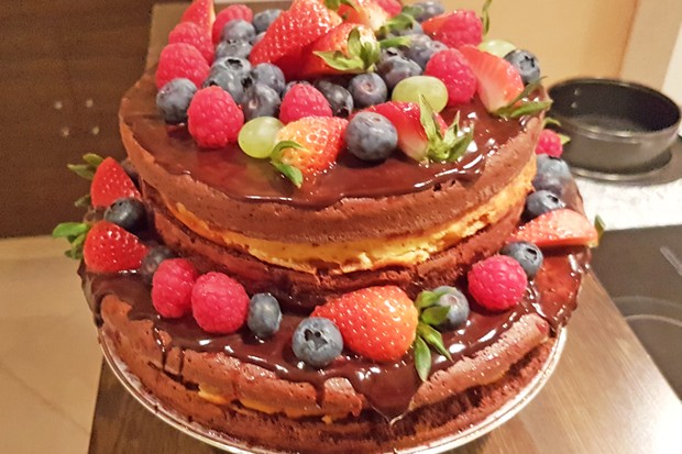 Naked Cake mit Früchten