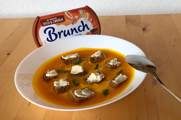 Brunch-K&uuml;rbissuppe mit Brotschiffchen