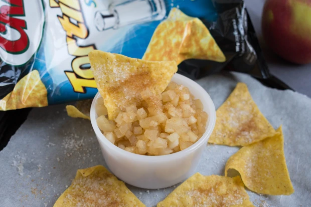 Tortillachips mit Apfel Zimt Salsa