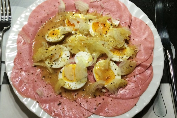 Essig-Extrawurst mit Ei