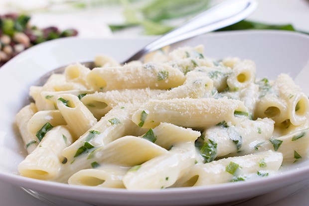 Penne in Käse-Bärlauchsauce
