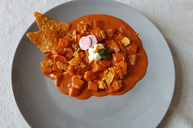 Kartoffelgulasch mit Tortilla Chips