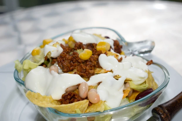 Bunter Tortillachipssalat