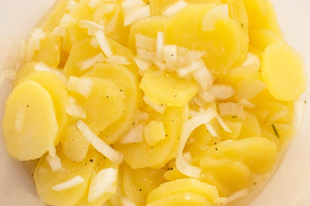 Kartoffelsalat in Suppenmarinade