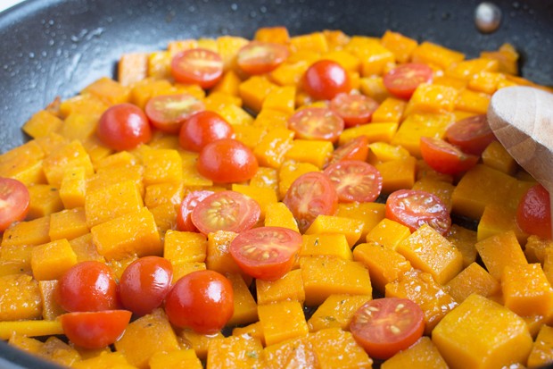 Kürbisgemüse mit Tomaten