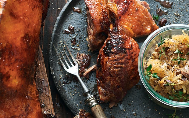 Gegrillte Gans mit Lebkuchenfüllung