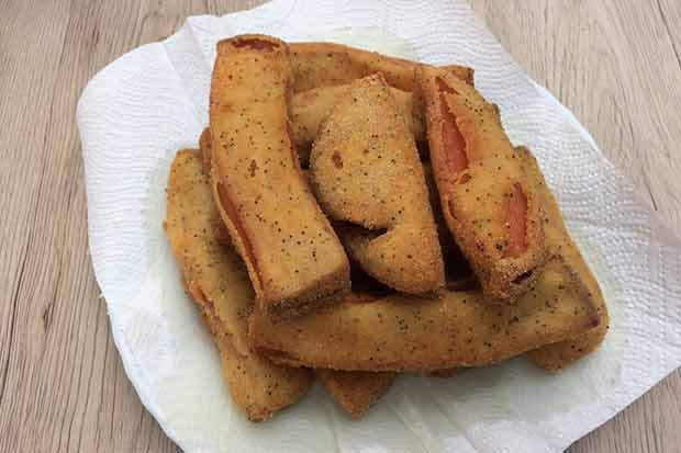 Leberkäse in Mohnpanier