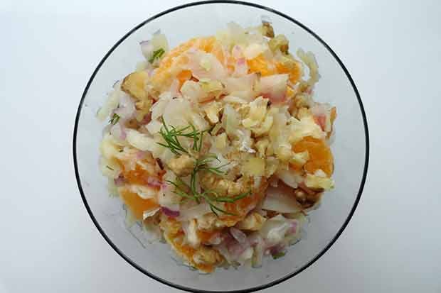 Braunschweiger Weißkraut mit Mandarinen und Nüssen