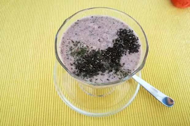 Vitaminreiches Dessert mit Chiasamen