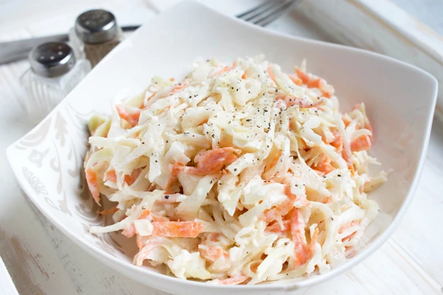 Kraut-Karotten-Salat mit Joghurt