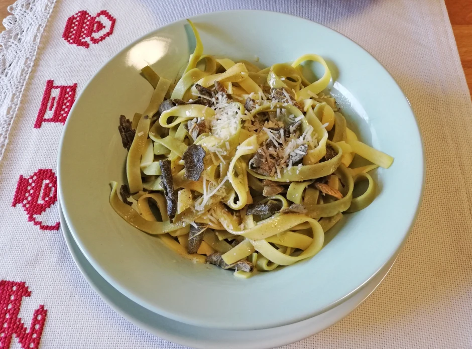 Bandnudeln mit Salbeibutter