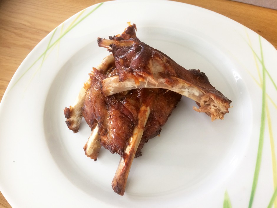 Gegrillte Ripperl in süß-saurer Marinade