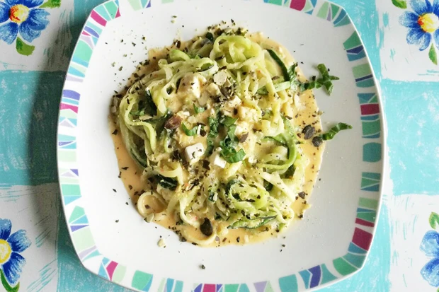 Zucchinispaghetti mit Gem&uuml;sesugo