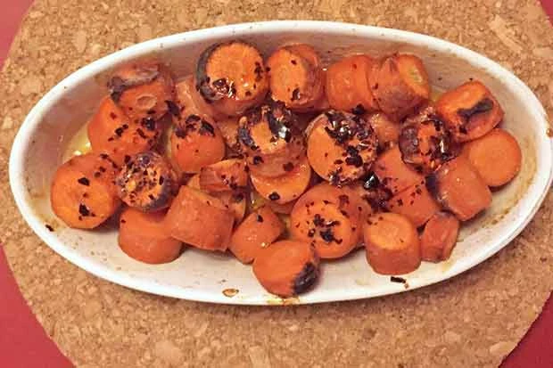Honigkarotten mit Chipotle Chili