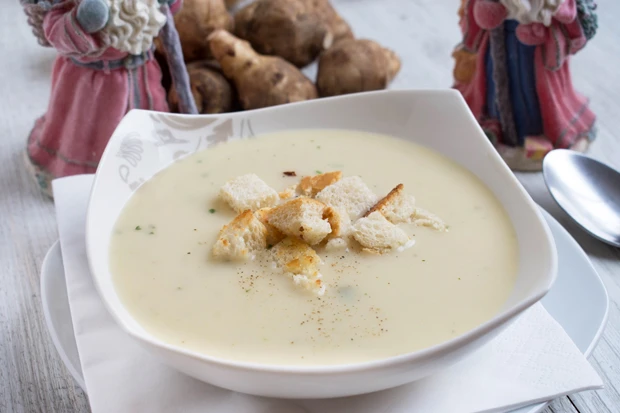 Weihnachtliche Topinambursuppe
