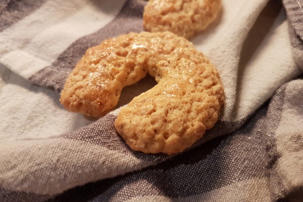Kipferl mit Haferflocken