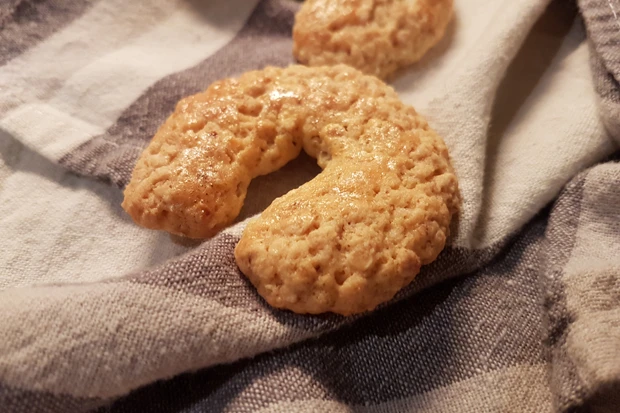 Kipferl mit Haferflocken