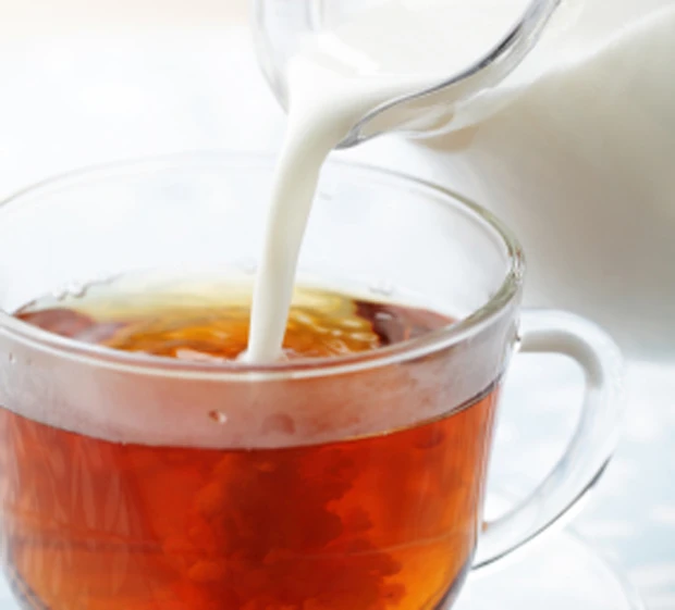 Tee Punsch mit Milch