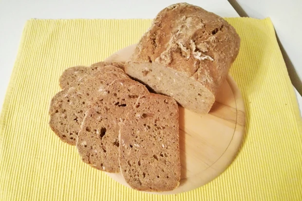Dinkelvollkornbrot mit Sauerteig im Brotbackautomaten
