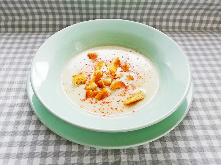 Feurige Sellerie-Apfelsuppe