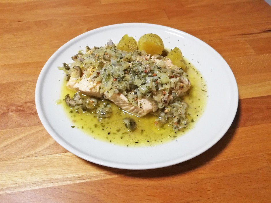Lachsfilet in Kapernsauce