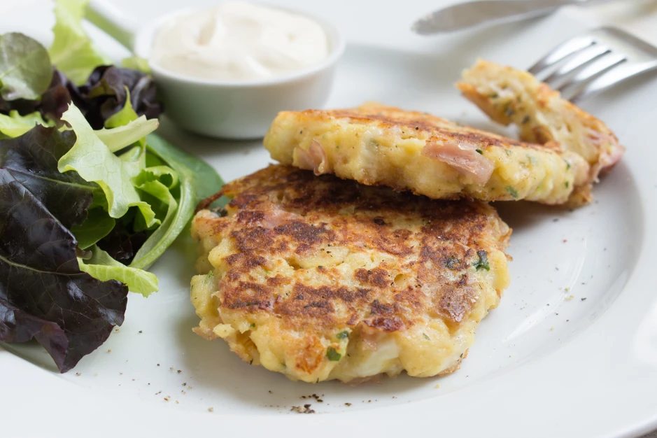 Kr&auml;uterpuffer mit Schinken