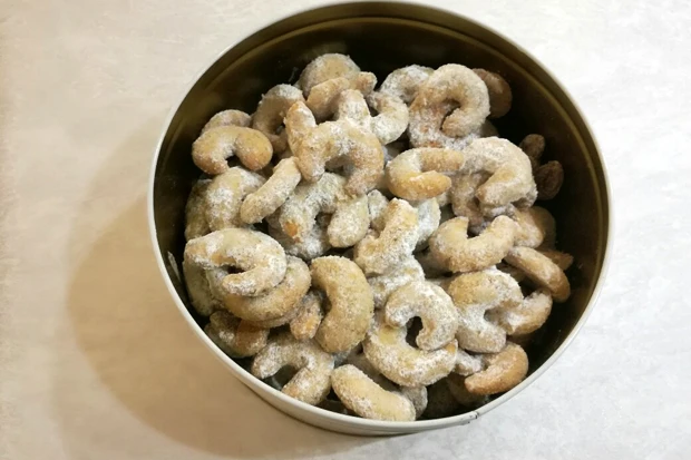 Dinkel-Vanillekipferl