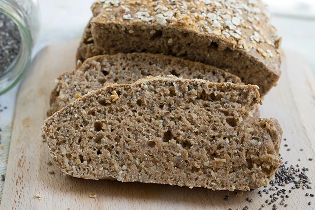Chia-Eiwei&szlig;brot