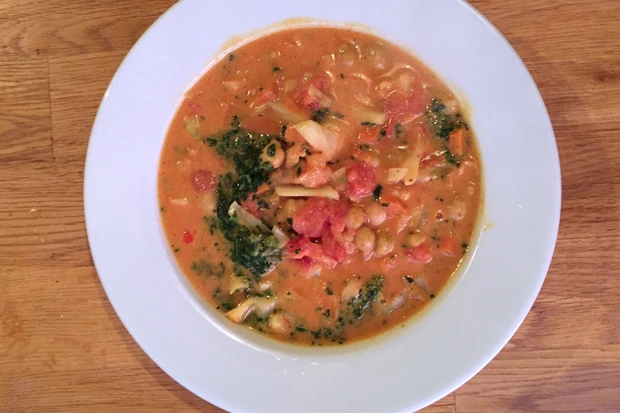 Curry mit Wei&szlig;kohl und Kichererbsen