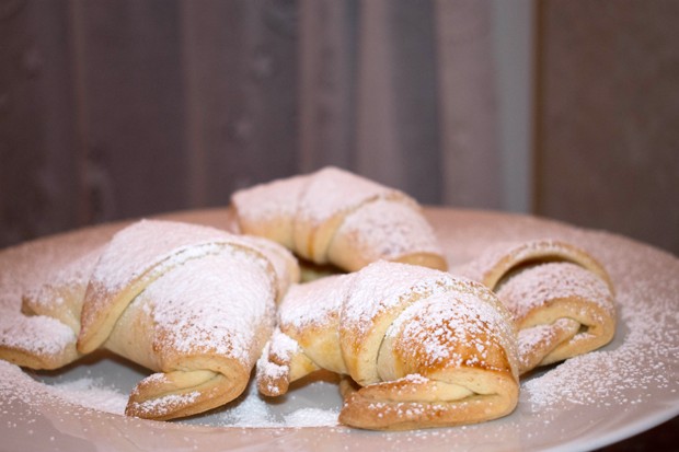Mürbe Germteigkipferl