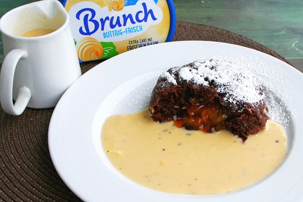 Brunch-Schokoladen-Germknödel mit Marillenfüllung
