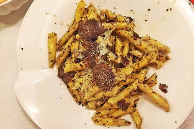 Penne mit Trüffeln und Schafkäse