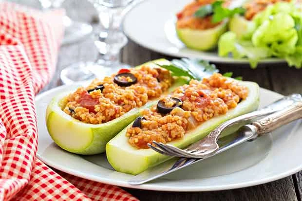 Gef&uuml;llte Zucchini mit Hirse