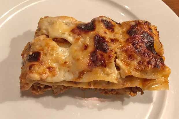 Vegetarische Lasagne mit Linsenbolognese