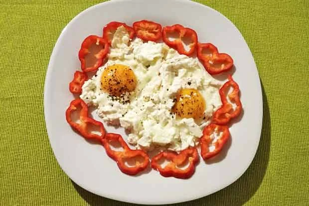 Spiegelei mit Schafk&auml;se
